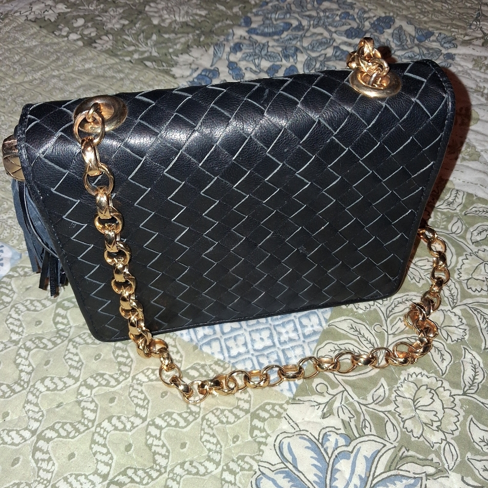 VINTAGE CARLA MANCINI WOVEN LEATHER MINI FLAP BAG / GOLD MONOLINK CHAIN